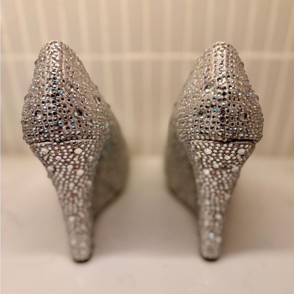 Benjamin Adam's Cali Swarovski Crystal Encrusted Peep-toe Wedding Wedges. Sz 8.5 - Picture 7 of 9